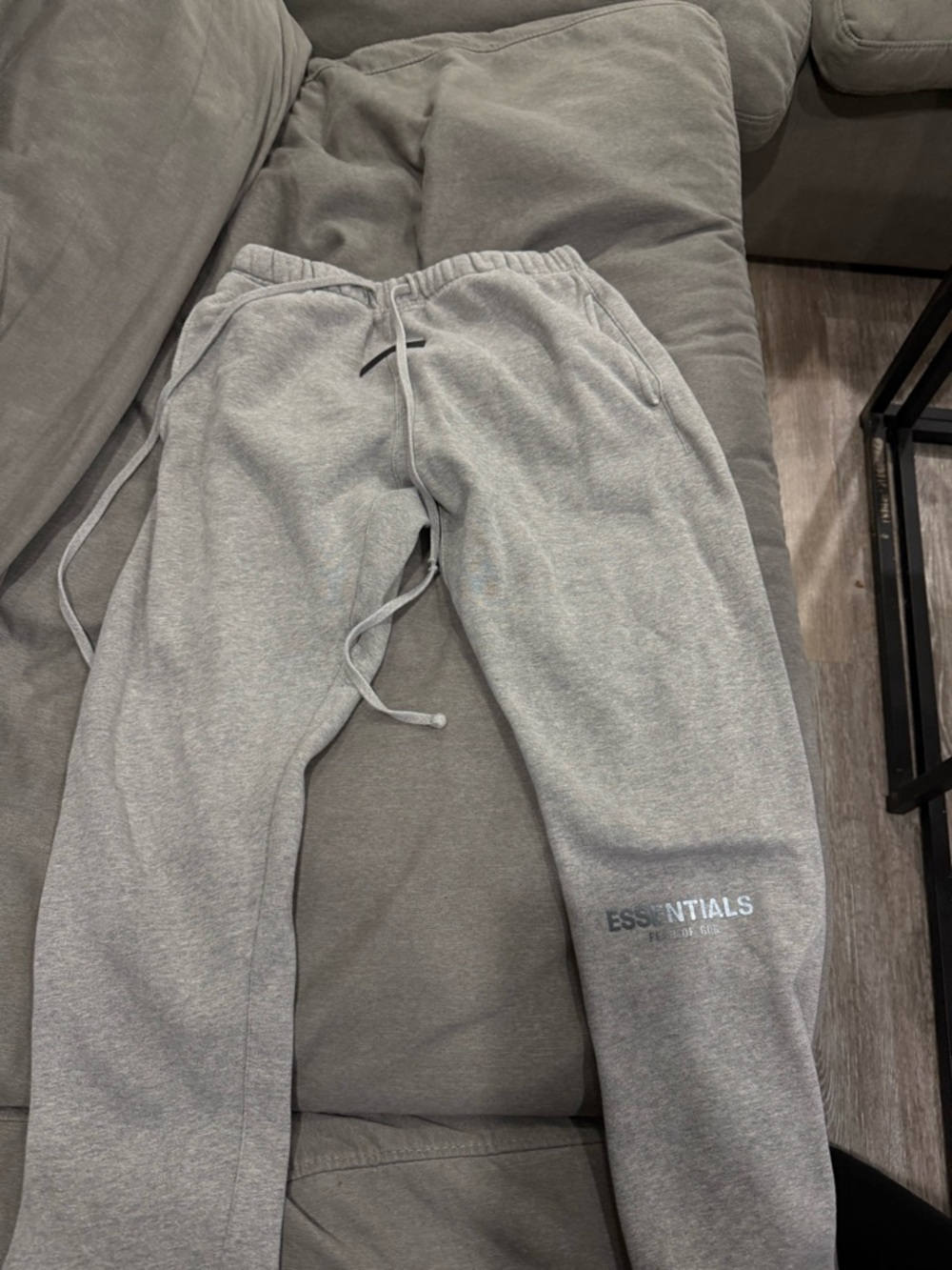 ESSENTIALS SWEATPANTS